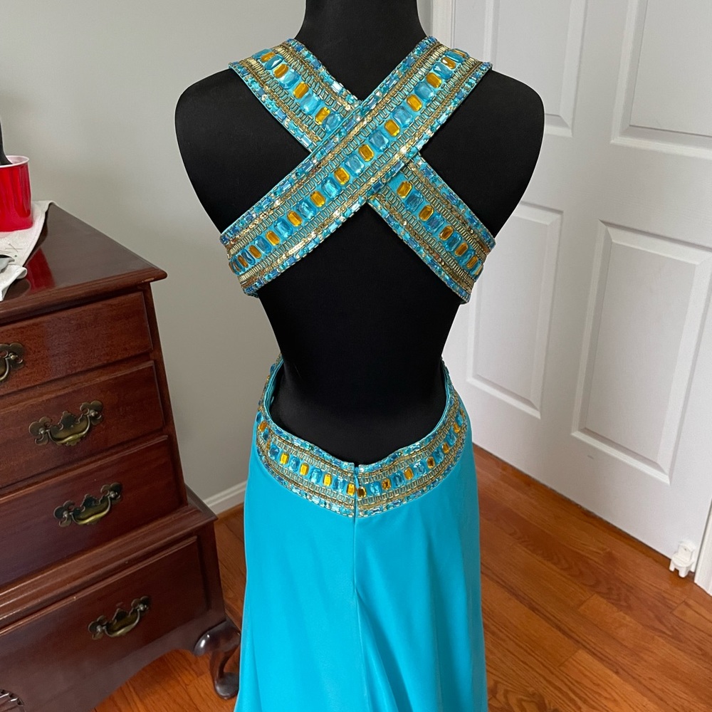 Beautiful Turquoise Prom Dress Size 6 - Picture 2 of 6